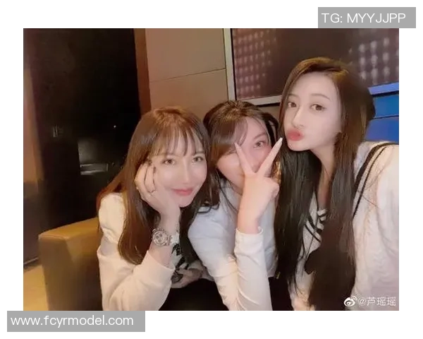 足球明星的妻子们生活揭秘她们背后的故事与风采展现